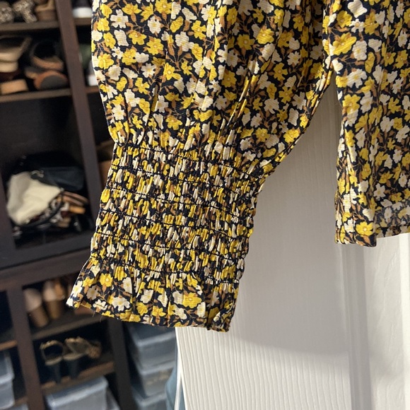 Ann Taylor Factory blouse. Great for the office or for a fun evening out. - Picture 2 of 3